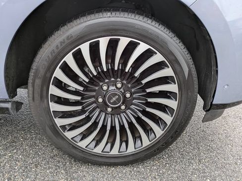 Certified 2020 Lincoln Navigator Black Label w/ Cargo Convenience Package AWD/4WD image 10