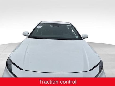 Used 2025 Toyota Camry Hybrid image 3