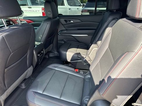 Used 2026 Chevrolet Traverse Z71 w/ Driver Confidence Package AWD/4WD image 8