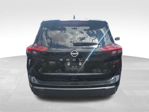Used 2025 Nissan Rogue SV FWD image 4