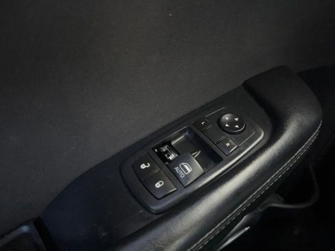 Used 2019 Dodge Challenger SXT RWD image 32