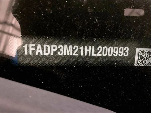 Used 2017 Ford Focus SEL w/ Cold Weather Package image 32