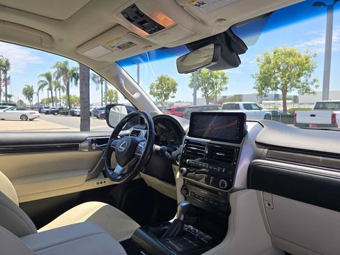 Used 2022 Lexus GX 460 Premium w/ Premium Package AWD/4WD image 11