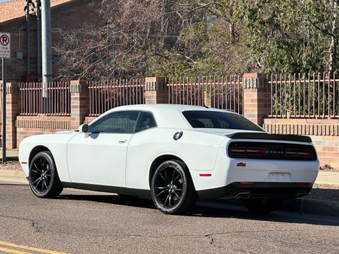 Used 2018 Dodge Challenger SXT w/ Blacktop Package image 4