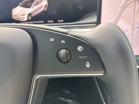 Used 2022 Tesla Model S Plaid image 17