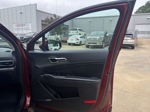 Used 2024 Kia Sportage SX FWD image 19