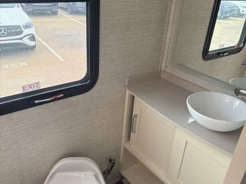 Used 2020 Mercedes-Benz Sprinter 3500 image 16