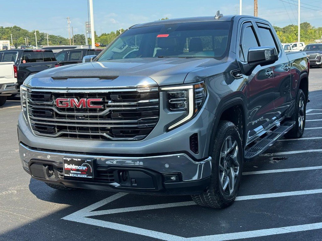 Used 2024 GMC Sierra 1500 SLT w/ SLT Premium Plus Package AWD/4WD image 11
