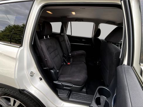 Used 2018 Honda Pilot EX image 25