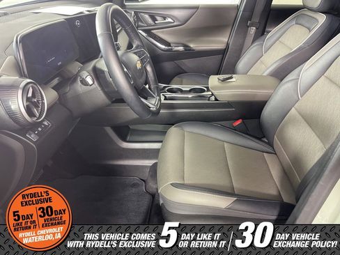Certified 2025 Chevrolet Equinox LT w/ Convenience Package II AWD/4WD image 15
