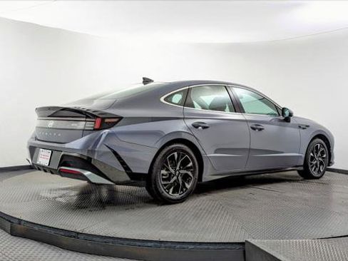 Used 2025 Hyundai Sonata SEL FWD image 8