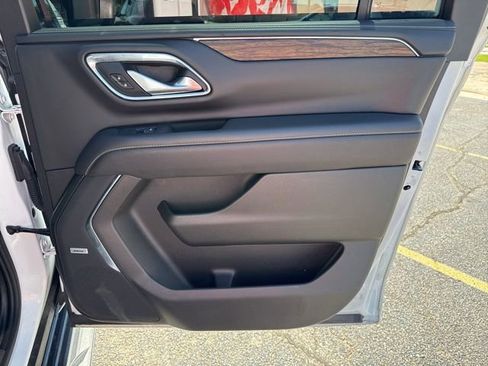 Used 2023 Chevrolet Suburban Premier image 14