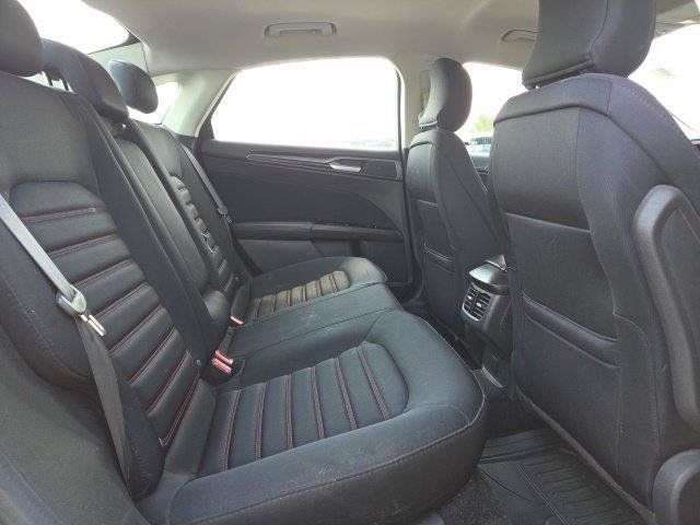 Used 2016 Ford Fusion SE w/ Equipment Group 201A FWD image 21