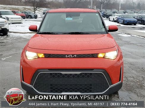 Certified 2025 Kia Soul LX image 2