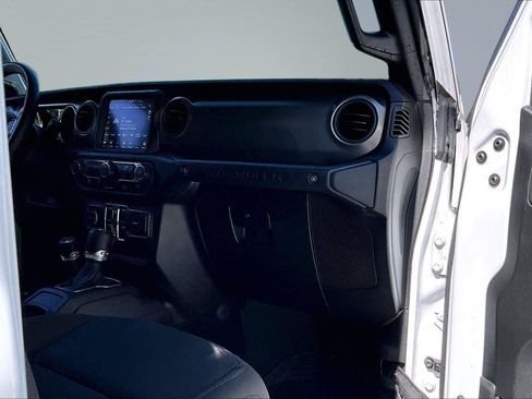 Used 2023 Jeep Wrangler Unlimited w/ Sun & Screen Package AWD/4WD image 18