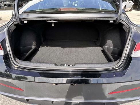 Used 2024 Hyundai Elantra SEL FWD image 7