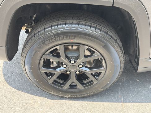 New 2026 Jeep Grand Cherokee Altitude AWD/4WD image 21