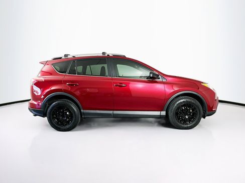Used 2018 Toyota RAV4 LE w/ Carpet Mat Package AWD/4WD image 10