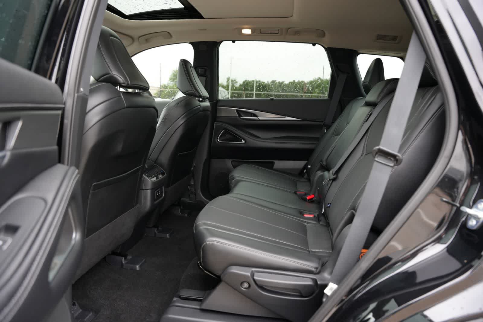Certified 2026 INFINITI QX60 Luxe w/ Cargo Package FWD image 19