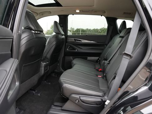 Certified 2026 INFINITI QX60 Luxe w/ Cargo Package FWD image 19