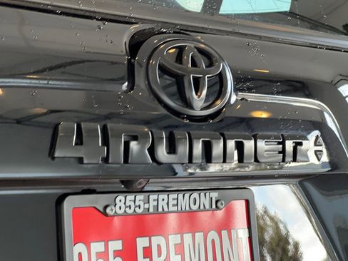 Certified 2023 Toyota 4Runner SR5 Premium w/ Moonroof Package AWD/4WD image 28