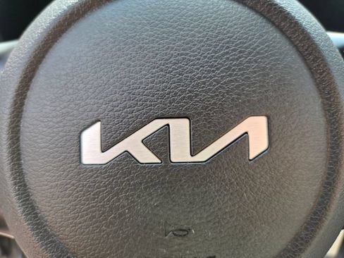 Used 2024 Kia Soul LX FWD image 33