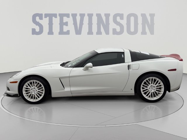 Used 2006 Chevrolet Corvette Coupe w/ Preferred Equipment Group RWD image 2