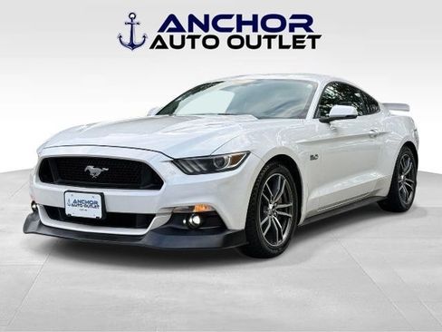 Used 2017 Ford Mustang GT Premium RWD image 4