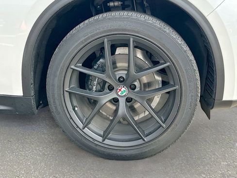 Used 2018 Alfa Romeo Stelvio Ti Sport image 32