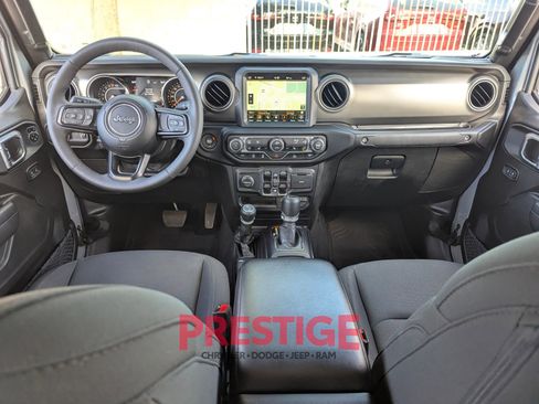 Used 2023 Jeep Gladiator Sport AWD/4WD image 35