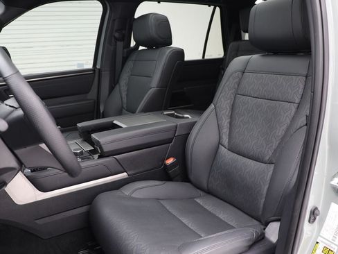 Used 2025 Toyota Sequoia Limited AWD/4WD image 16