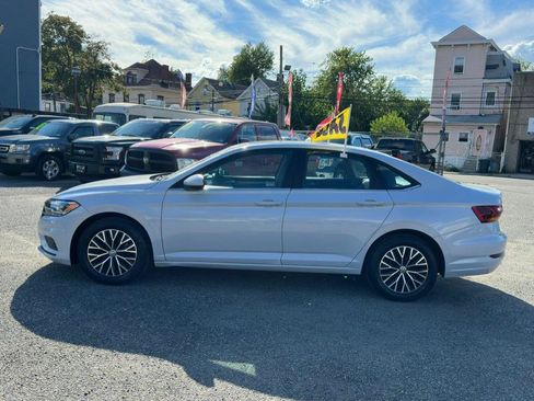 Used 2019 Volkswagen Jetta SE w/ Cold Weather Package FWD image 7