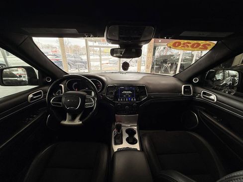 Used 2020 Jeep Grand Cherokee SRT image 36