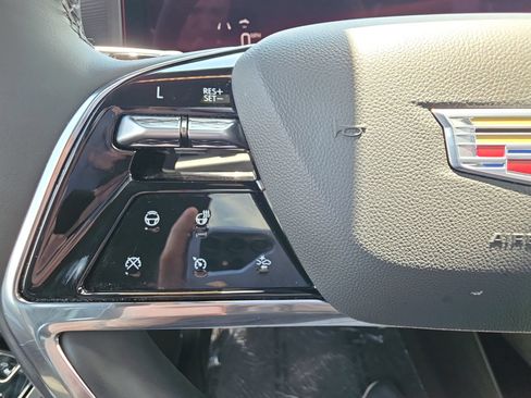 Used 2025 Cadillac Escalade Sport w/ LPO, ONYX Package AWD/4WD image 17