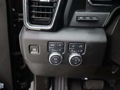 Used 2024 GMC Sierra 2500 Denali Ultimate AWD/4WD image 13
