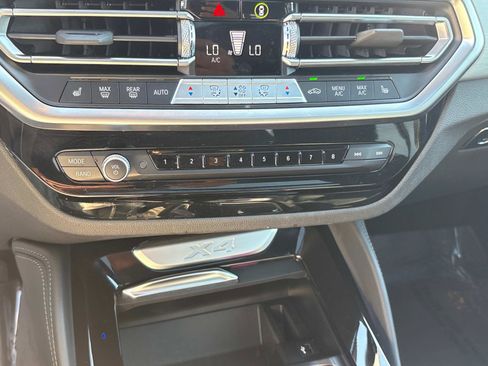 Used 2025 BMW X4 xDrive30i image 21