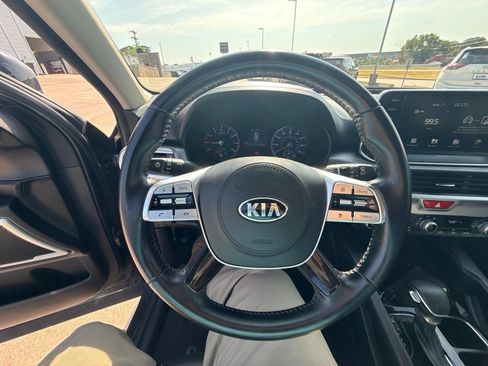 Used 2020 Kia Telluride LX FWD image 11