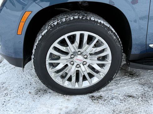 New 2026 GMC Yukon XL Elevation w/ Elevation Premium Package image 9