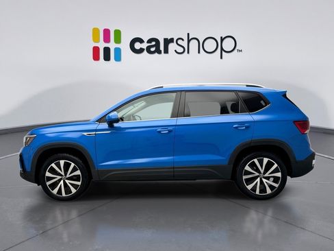 Used 2022 Volkswagen Taos SE w/ Driver Assistance Package image 2