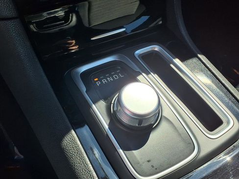 Used 2023 Chrysler 300 Touring w/ Sport Appearance Package image 15