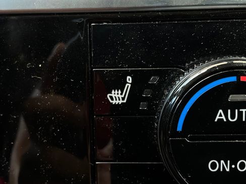 Used 2025 Nissan Pathfinder SV FWD image 29
