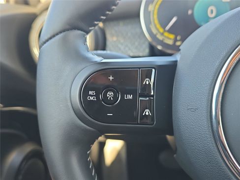 Used 2024 MINI Cooper SE image 27