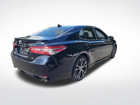 Used 2019 Toyota Camry SE FWD image 4