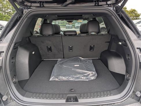 New 2026 Chevrolet Equinox ACTIV w/ Convenience Package III image 9