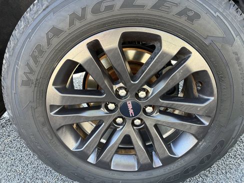 Used 2019 GMC Canyon SLE w/ Elevation Edition RWD image 6