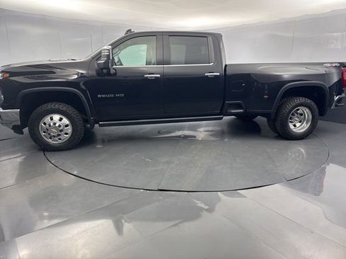 Used 2024 Chevrolet Silverado 3500 LTZ w/ LTZ Convenience Package image 2