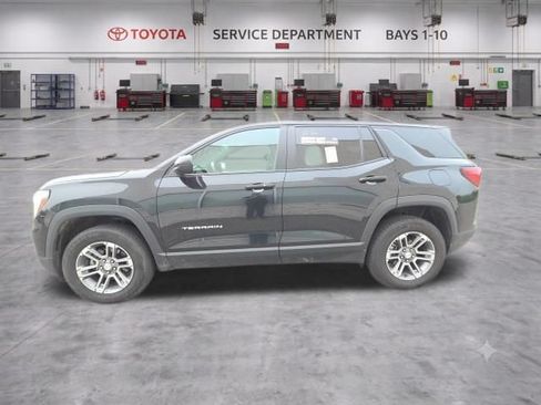 Used 2025 GMC Terrain Elevation FWD image 9