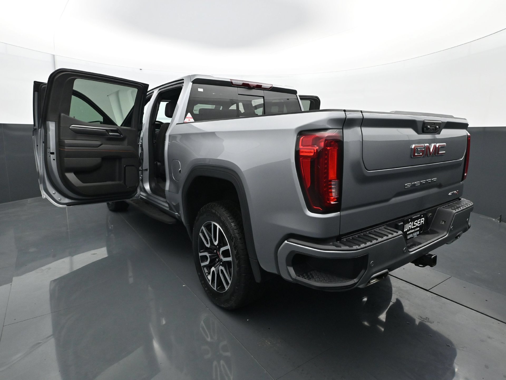 Used 2024 GMC Sierra 1500 AT4 w/ Technology Package AWD/4WD image 33