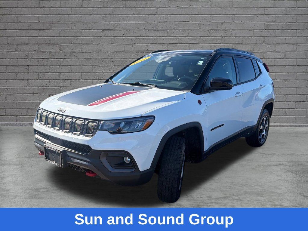 Used 2022 Jeep Compass Trailhawk w/ Sun and Sound Group AWD/4WD image 3