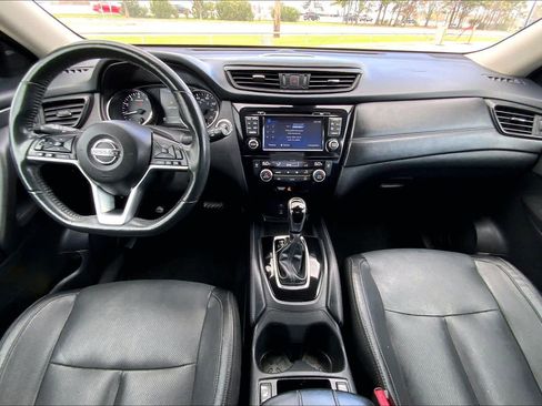 Used 2017 Nissan Rogue SL w/ SL Premium Package image 16